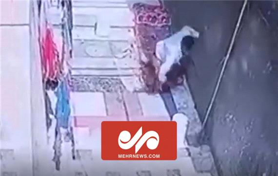 لحظه جان به در بردن یک مرد فلسطینی در غزه