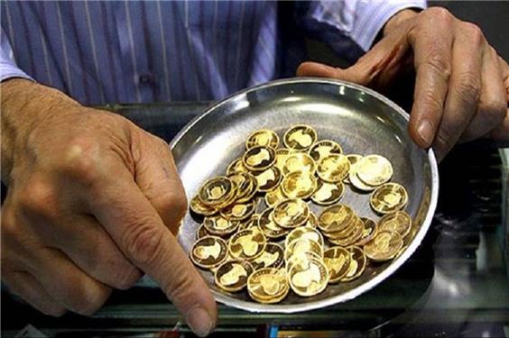 کاهش قیمت طلا؛ خریدهای عصرگاهی دلار و سکه را افزایشی کرد