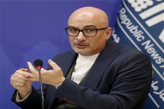 شهاب طباطبایی: یک روز لازم است در دفاع از میهن بجنگیم، یک روز هم وارد مذاکره شویم