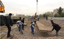 اجرای عملیات کوله غربی زیرگذر سواره‌رو حریم خط راه‌آهن تهران-اهواز
