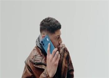 ناتینگ فون 4b رونمایی شد؛ سختافزار معمولی و طراحی غیرمعمول