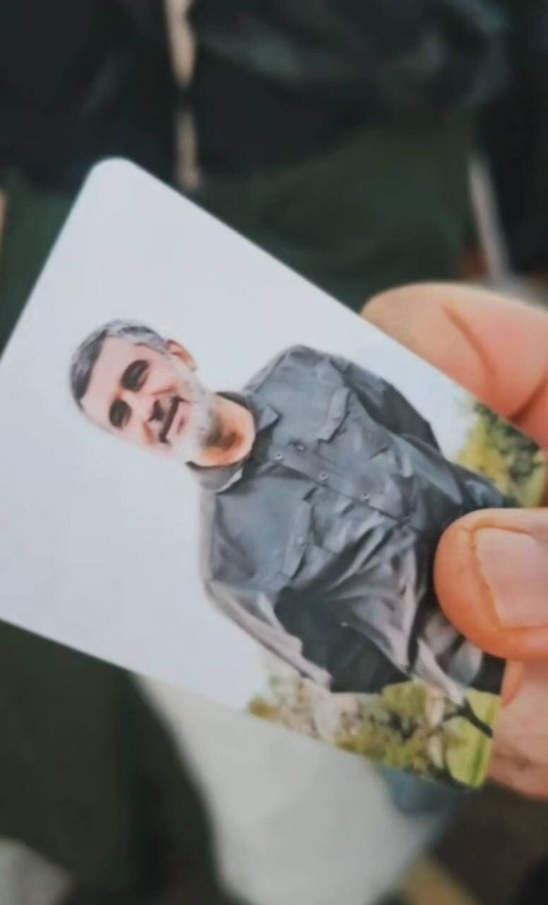واکنش زائران اربعین به عکس سردار شهید حاجی‌زاده