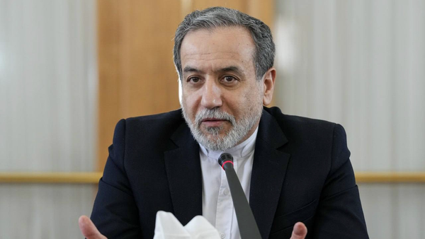 عراقچی: به اقدام غیرقانونی ۳ کشور اروپایی پاسخ می‌دهیم