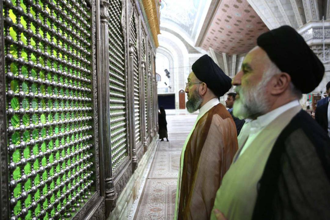 سفر رهبر جریان حکمت ملی عراق به ایران؛ حکیم به مرقد امام خمینی(ره) رفت