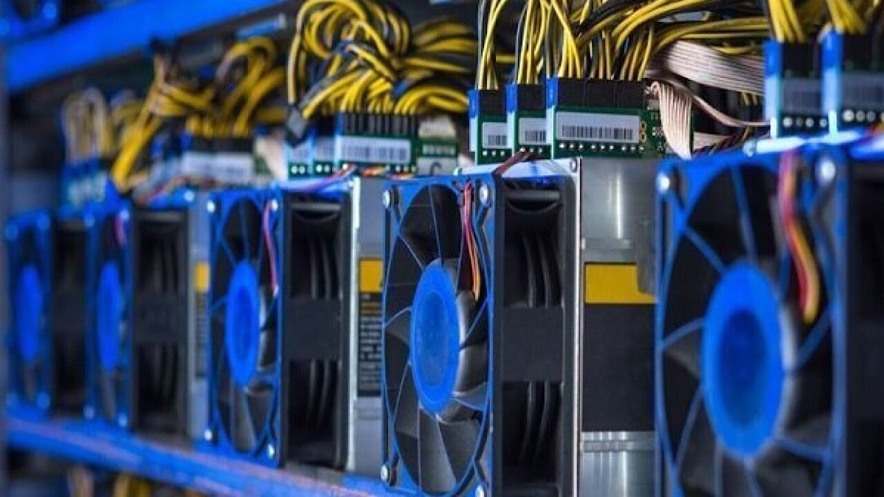 فعالیت یک دستگاه ماینر معادل مصرف برق ۱۰ واحد مسکونی