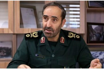 تصویری از دیدار شهید شادمانی با فیلسوف سرشناس روس در سفر به مسکو