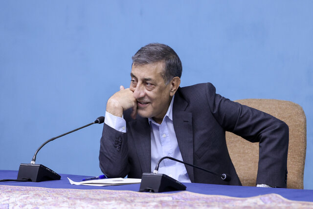 قائم‌پناه: هزینه سفرهای داخلی و خارجی رئیس‌جمهوری کاهش می‌یابد