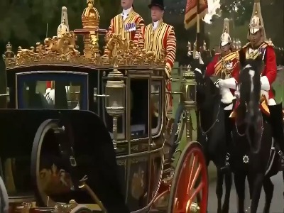 ورود ترامپ و شاه چارلز سوم به قلعه وینزور با کالسکه سلطنتی