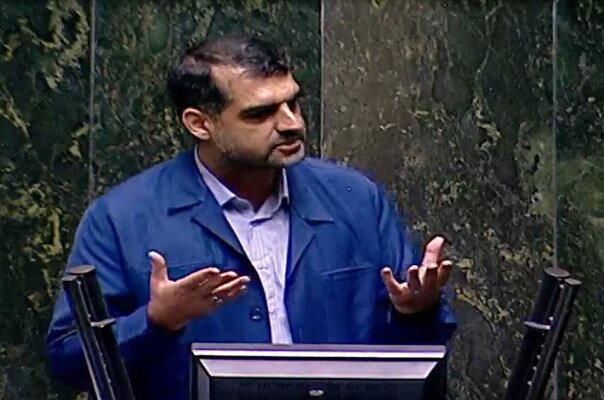 نماینده قم: حضور ایران در NPT مصداق هم پیاز و هم کتک است