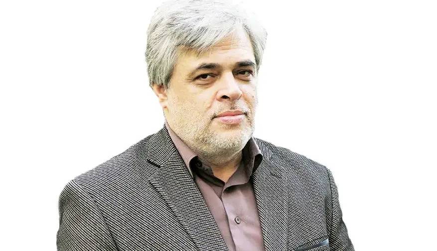فعال اصولگرا: تاسیس حزب در ایران آسان‌تر از تاسیس ساندویچی است