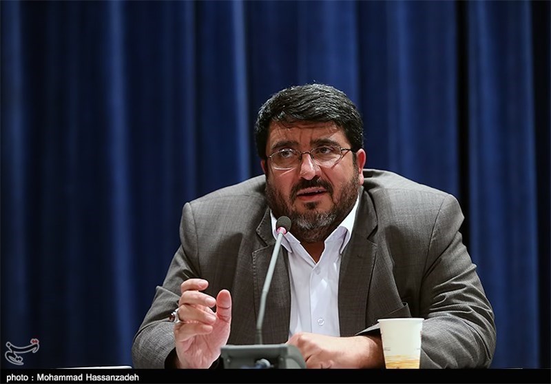 فؤاد ایزدی: ایران اکنون برنامه هسته‌ای ندارد