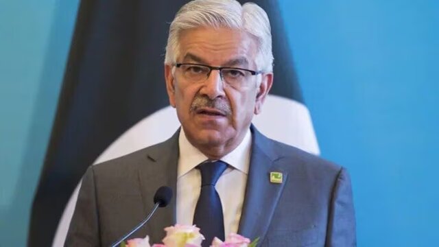 وزیر دفاع پاکستان: افغانستان تعهد کرده تروریسم را کنترل و ریشه‌کن کند