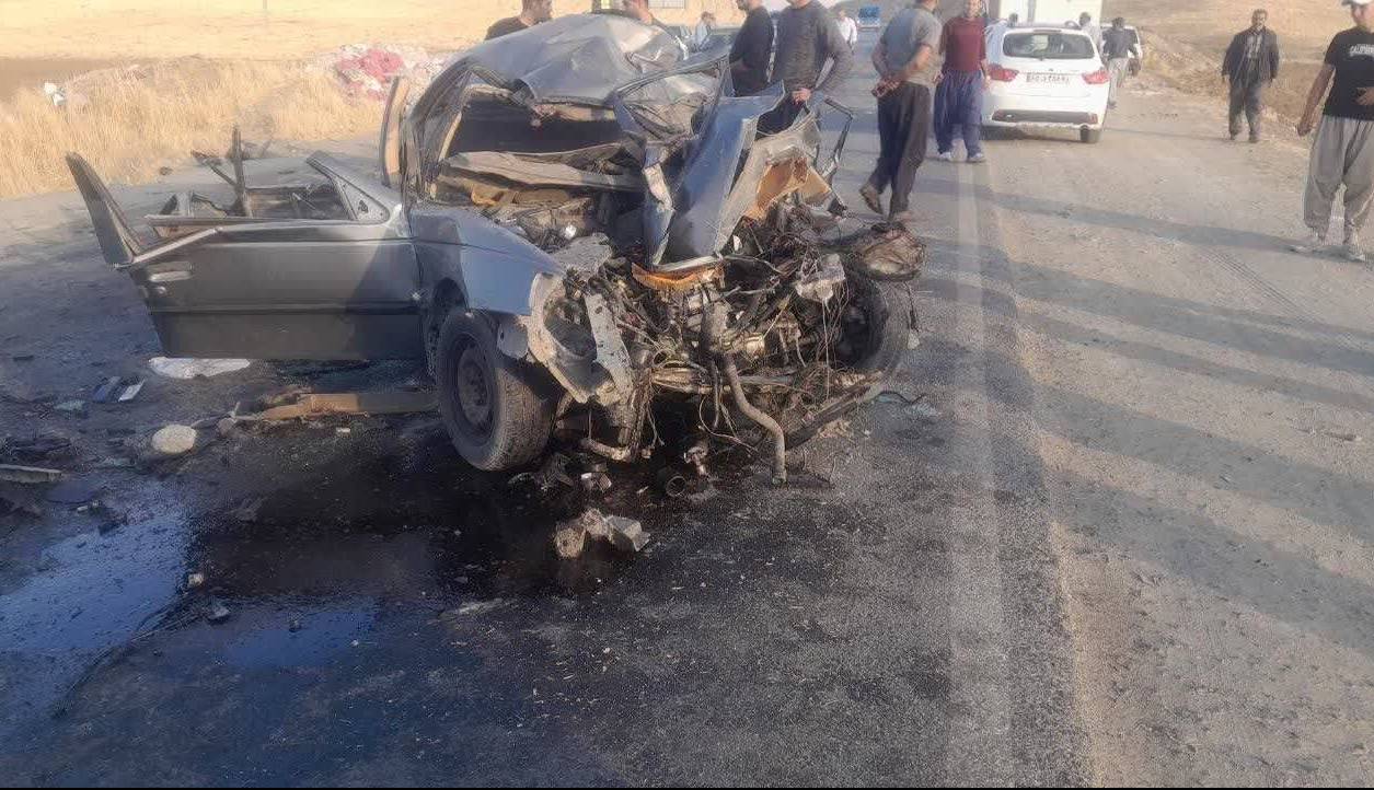 تصادف هولناک ۴۰۵ با کامیون؛ ۳ نفر جان‌باختند