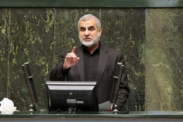نیکزاد: کسانی که حرف از به توپ بستن مجلس می‌زنند یا عقل ندارند یا تاریخ نخواندند
