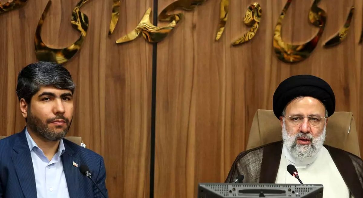 حسن روحانی، لباس روحانیت را مخدوش کرد/ در برابر شهید رئیسی طرفدار حضور جلیلی برای ریاست جمهوری بودم چون به روحانیت و لباس پیغمبر ارادت ویژه ای دارم/ ویدئو