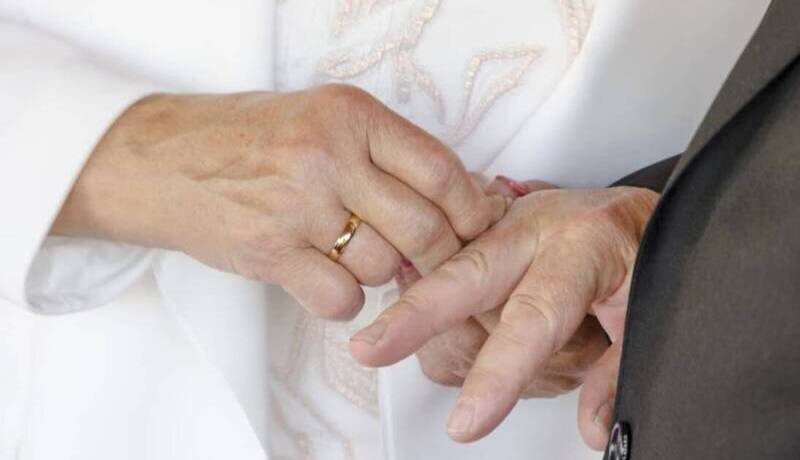 ماجرای ازدواج با پیرزن همسایه!