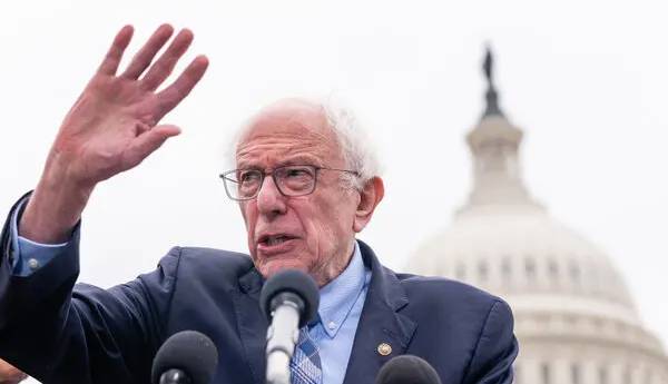 برنی سندرز: سیاست باید برای کارگران کار کند نه میلیاردرها