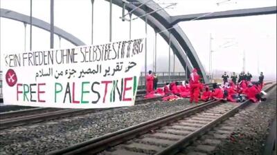 اعتراض حامیان فلسطین در آلمان با بستن ریل قطار بندری