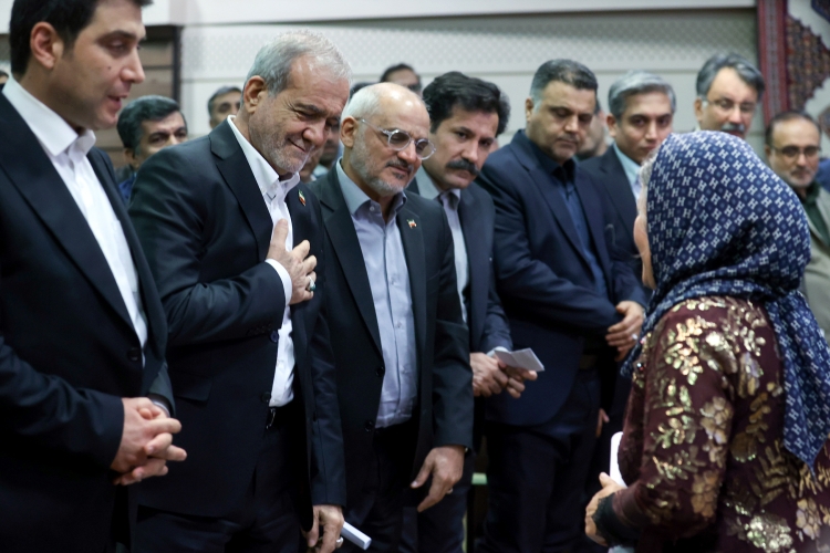 روایت رئیس جمهور از مادری که دیه‌ فرزندش را خرج ساخت مدرسه کرد