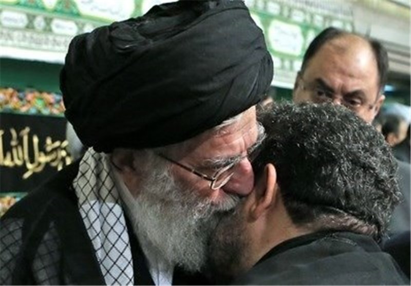 رهبر انقلاب بعد از نوحه یاد امام و شهدا در گوش حدادیان چه گفتند؟