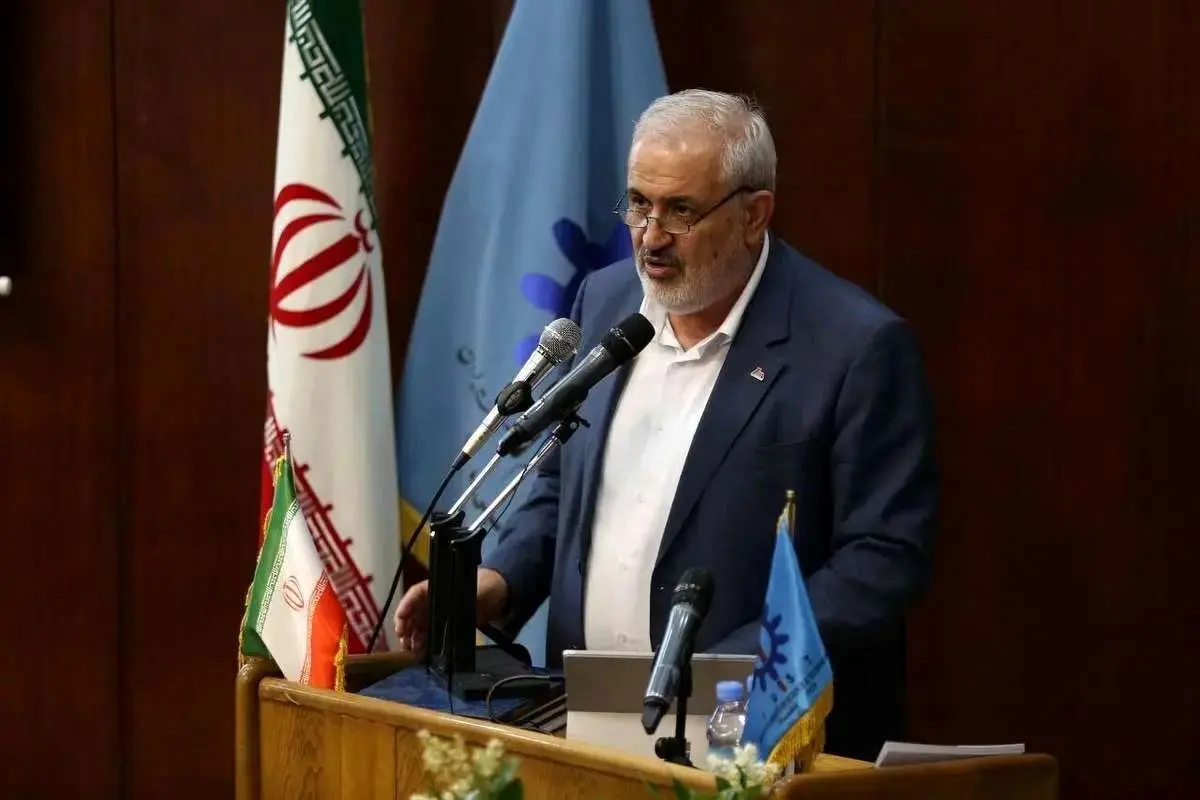 وزیر نیرو: شیرین‌سازی آب دریا با ظرفیت ۲ میلیارد متر مکعب، در دستور کار است‌/ متأسفانه خشکسالی در پاییز هم ادامه دارد و اگر در زمستان جبران نشود، تابستان سال آینده سخت خواهد بود