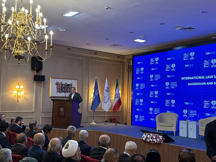 اظهارات صریح عراقچی علیه اقدامات رئیس جمهور آمریکا