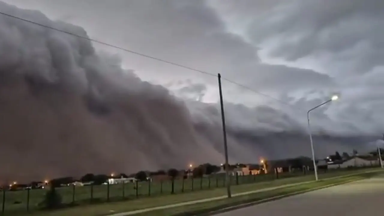 دیوار طوفانی بر فراز بوئنوس‌آیرس شکل گرفت