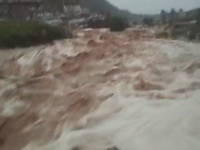 وقوع سیلاب در مسجد سلیمان