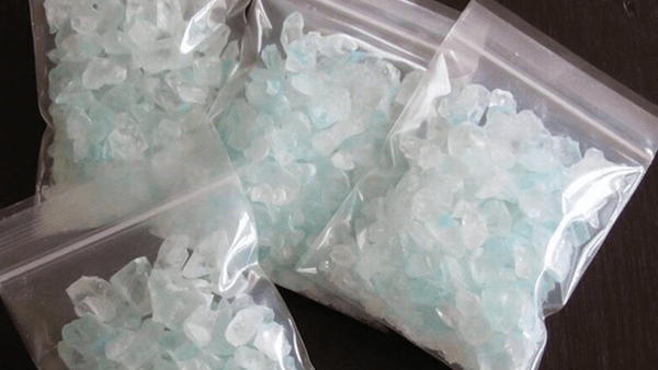 کشف ۱۰ کیلو شیشه از چمدان مسافران در فرودگاه بندرعباس