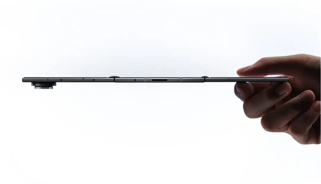 گوشی تاشو سه‌تکه سامسونگ چقدر باریک است؟