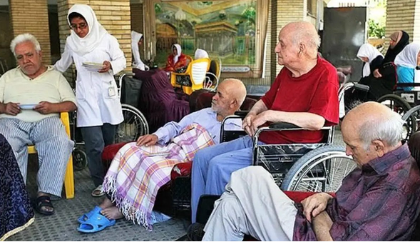 معاون وزیر بهداشت: هیچ کشوری در سرعت کاهش باروری به گرد ایران نمی‌رسد