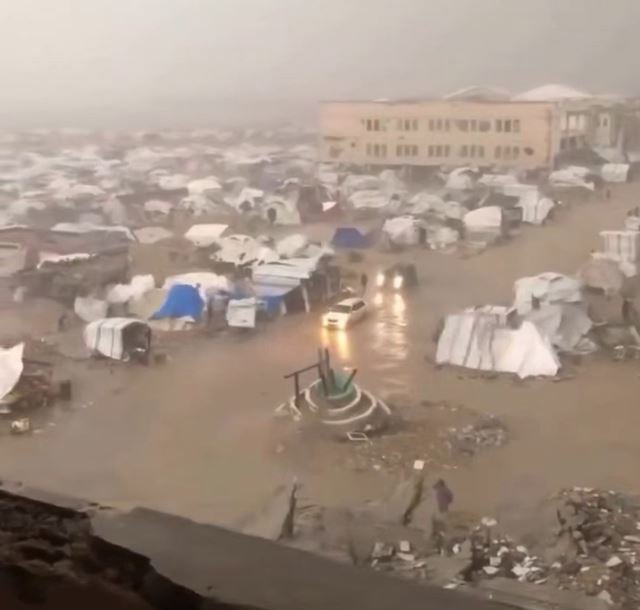 طوفان و سیل به لیست دردهای مردم غزه اضافه شد