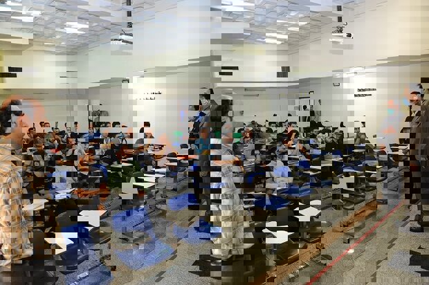 نظر رئیس دانشگاه آزاد در خصوص حذف آزمون جامع در این دانشگاه