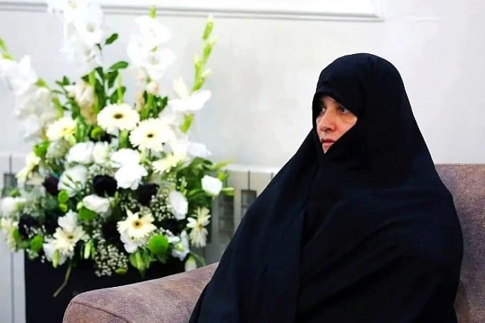 همسر شهید رئیسی از یک شاعر آئینی تقدیر کرد