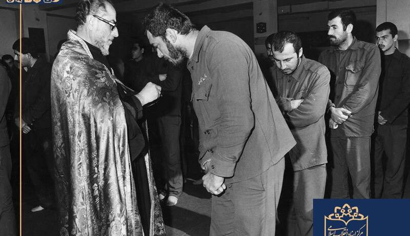 کریسمس در جنگ؛ اسرای مسیحی عراقی در جشن سال نوی میلادی