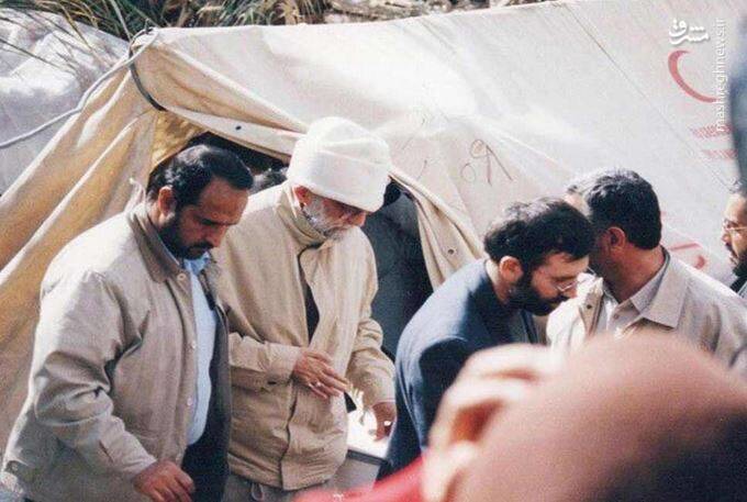 سفر سرزده رهبر انقلاب به شهر زلزله‌زده بم در دی‌ماه ۱۳۸۲