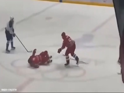 زمین خوردن رئیس‌جمهور بلاروس هنگام بازی هاکی