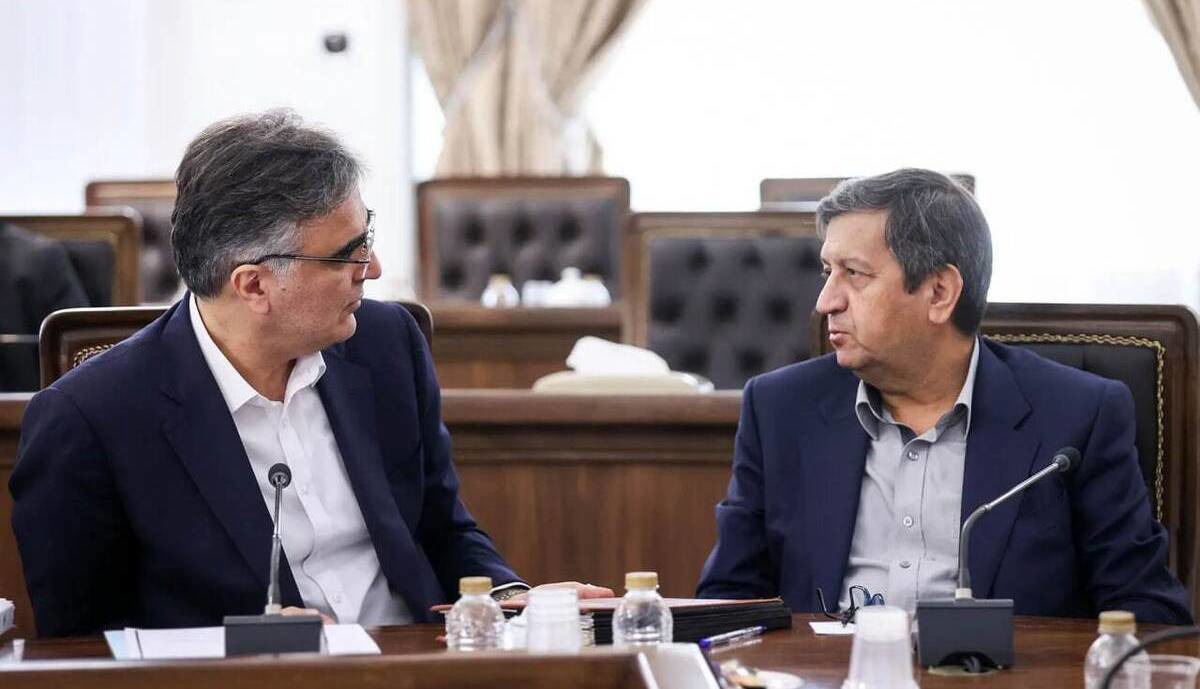 عصر ایران نوشت: فرزین از دلار ۴۰ تا ۱۴۰، بازگشت همتی و فتنه محتمل جبهه پایداری