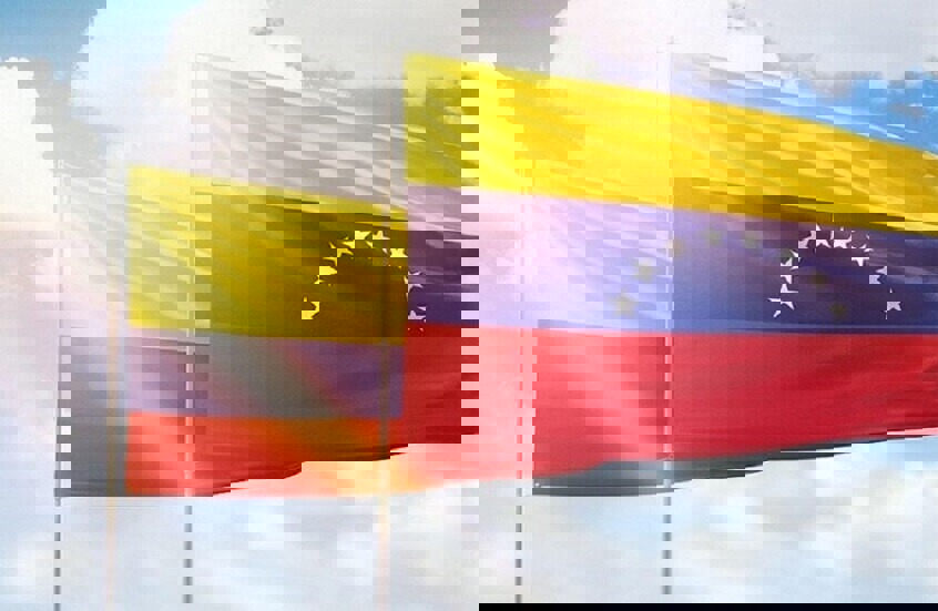 بلومبرگ: ونزوئلا چاه‌های نفت خود را تعطیل می‌کند