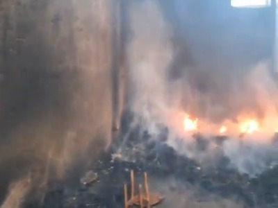 آتش‌سوزی انبار لباس در جنوب تهران