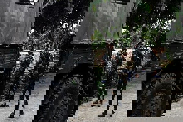 تایلند ۱۸ سرباز کامبوجی را پس از ۱۵۵ روز آزاد کرد