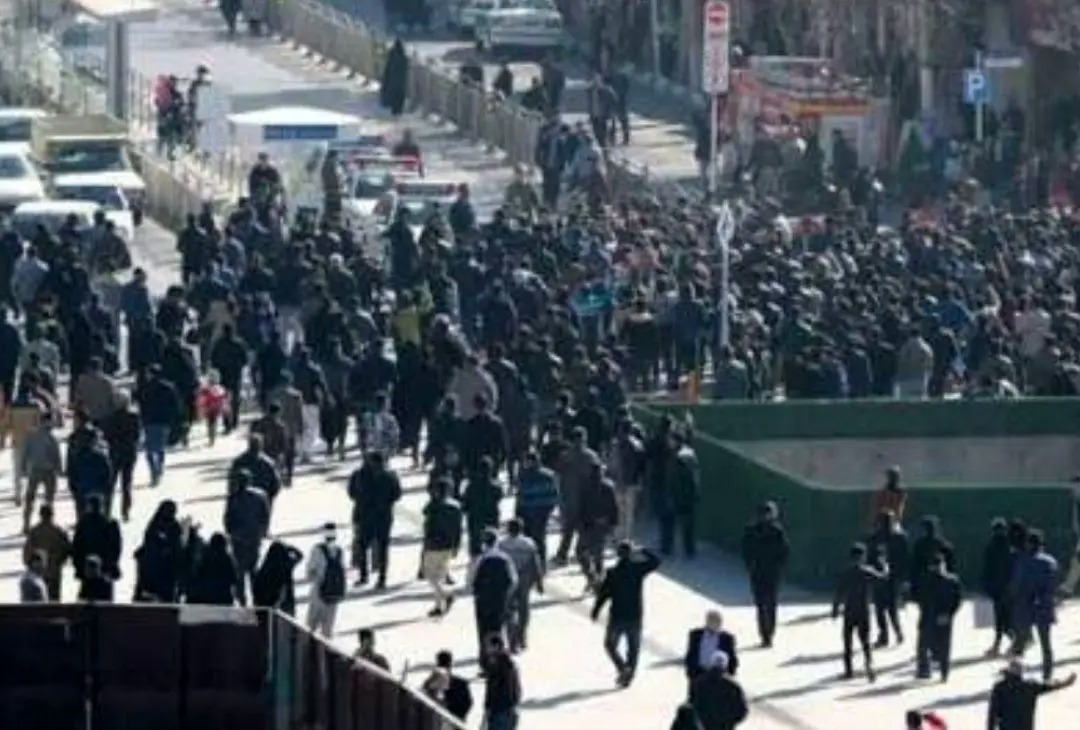 سیر تا پیاز اعتراضات جمعه؛ تجمعات کم‌رنگ، اغتشاشات خشن‌تر شد / از پرچم‌سوزی تا حضور نوجوانان در میان اغتشاشگران / کدام شهرها ناآرام بود؟