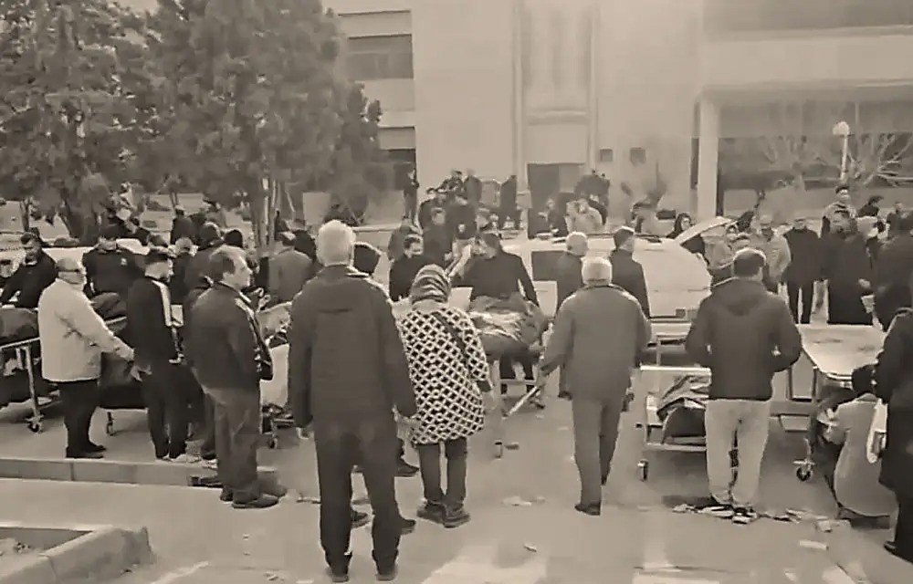 اینک آخرالزمان؛ کهریزک تهران و روایت تلخ خانواده‌هایی میان انبوه کاور‌های سرد در صف شناسایی/ بیمارستانی که تیرخوردگان را بستری نمی کرده است