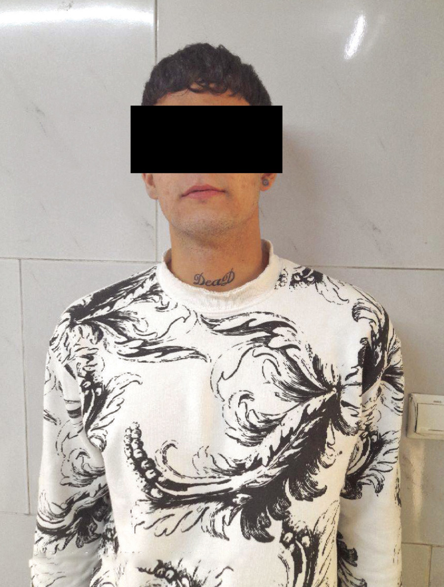 گفتگو با جوان ۱۹ ساله که پدرش را با ضربات چاقو کشت؛ متهم: باید او را تکه تکه می کردم!