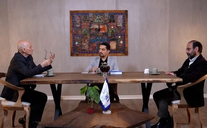 رفراندوم تنها قصه‌ای است که شاید بتواند دعوت مجددی به سوی دولت-ملت باشد/ فراستخواه: ناشنوایی سیستماتیک، جامعه را دچار خشم کرده است/ مجاهدی: طبقه متوسط سقوط کرده و عصبانی است/ نام وضعیت کنونی بی‌قراری است و در ماه‌های آینده دوباره شاهد آن‌ خواهیم بود