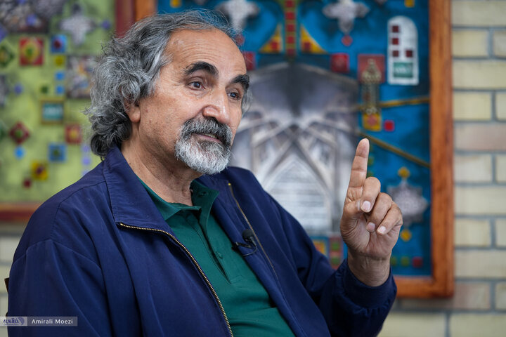 آزاد ارمکی: در این شرایط انتخابات شوراها باید تعلیق شود