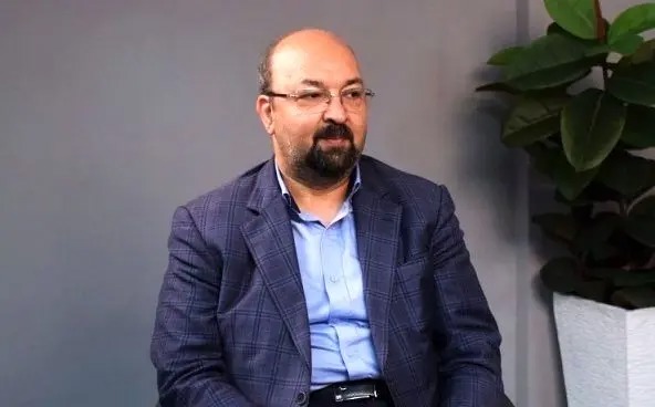 رئیس صداوسیما باید برکنار شود/ اخراج مجری و جابجایی مدیر شبکه افق کافی نیست/ یکی از ماموریت‌های صداوسیما دوقطبی‌سازی است