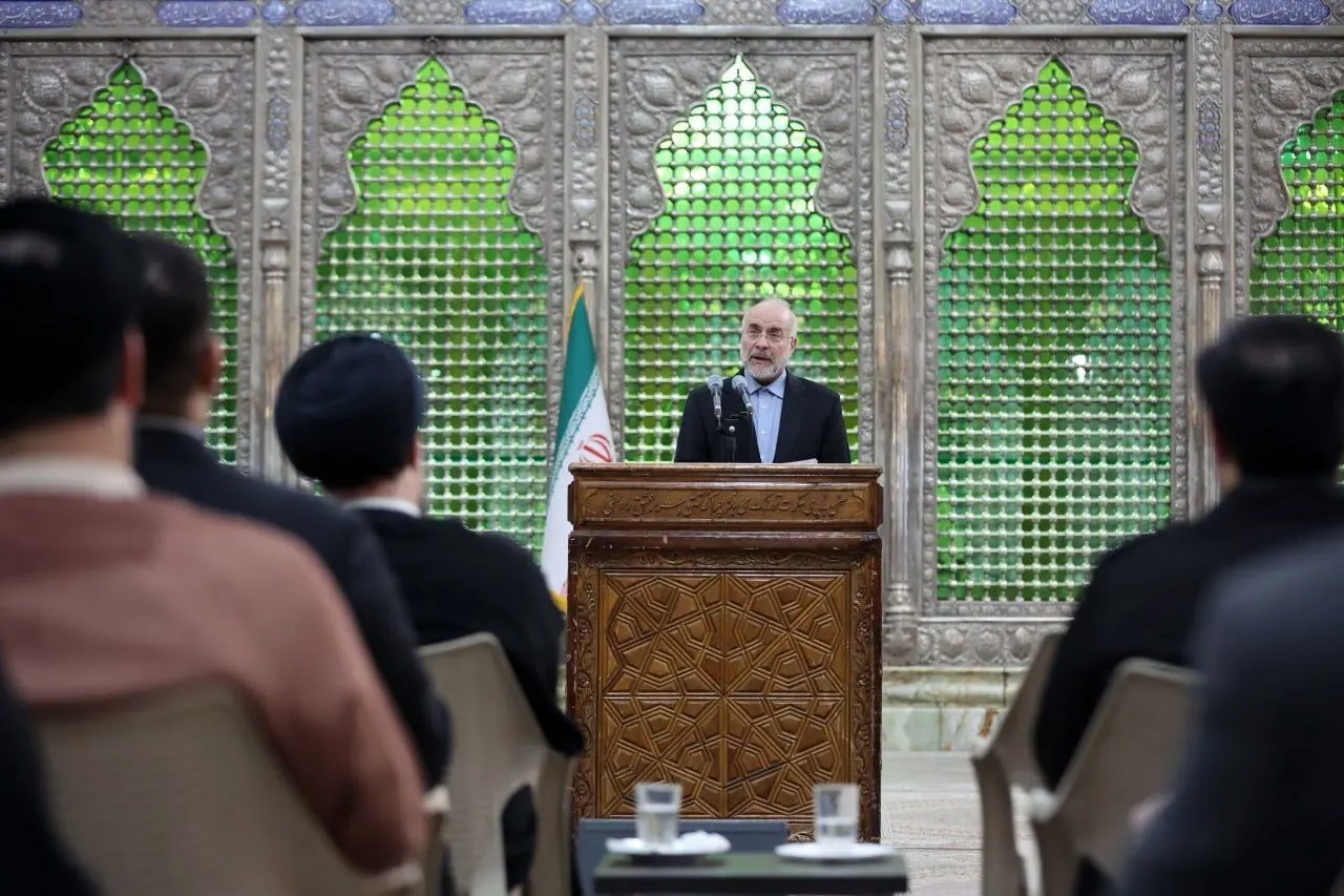 قالیباف: با عقلانیت انقلابی رضایت مردم را به دست آوریم/ باید به خودمان تلنگر بزنیم که در یک وضعیت بزنگاه و در یک پیچ تاریخی هستیم/  نشنیدن صدای مردم یعنی هول دادن آنها به سمت دشمن