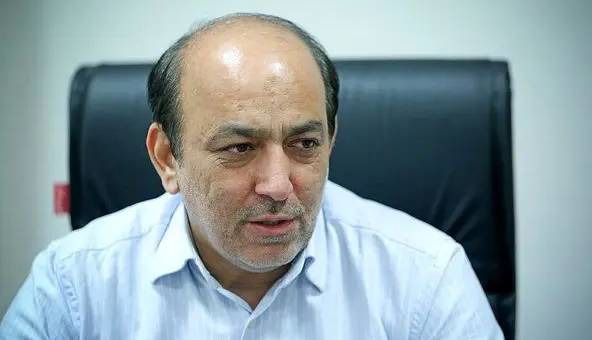 کارمند رایگان اینترنشنال؛ حمله «فرهیختگان» به فعال اصلاح طلب