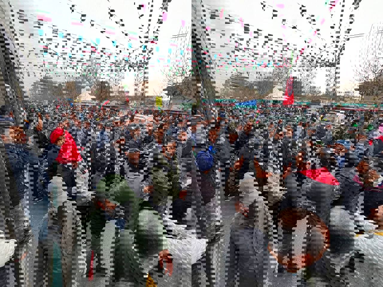 حضور رئیس‌جمهور در راهپیمایی ۲۲ بهمن